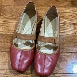 Naturalizer N5 Comfort Mary Janes, size 7.5 W.